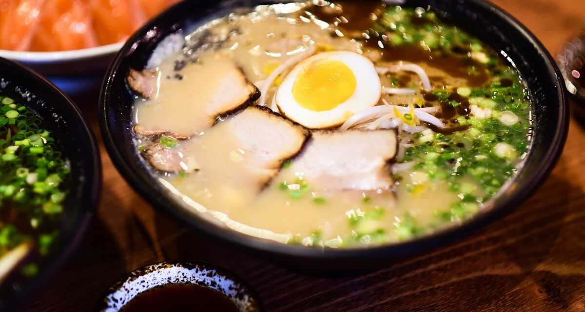 Plongée dans le Bol de Ramen Japonais
