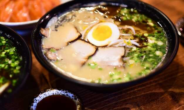 Plongée dans le Bol de Ramen Japonais