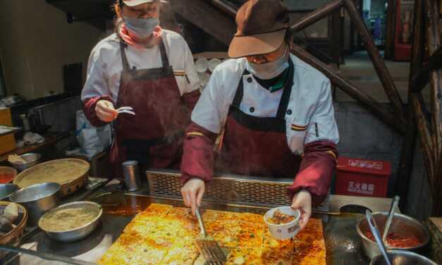 Street Food : Une Fenêtre sur la Culture Locale